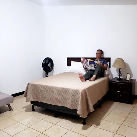 Judys Home - Bed And Breakfast Retalhuleu Dış mekan fotoğraf