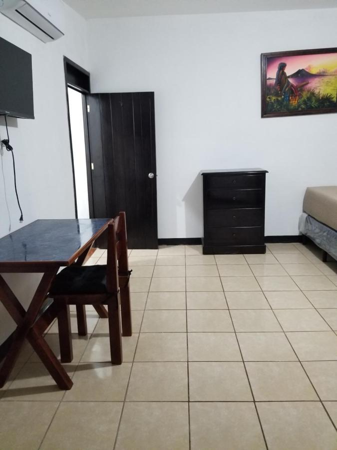 Judys Home - Bed And Breakfast Retalhuleu Dış mekan fotoğraf